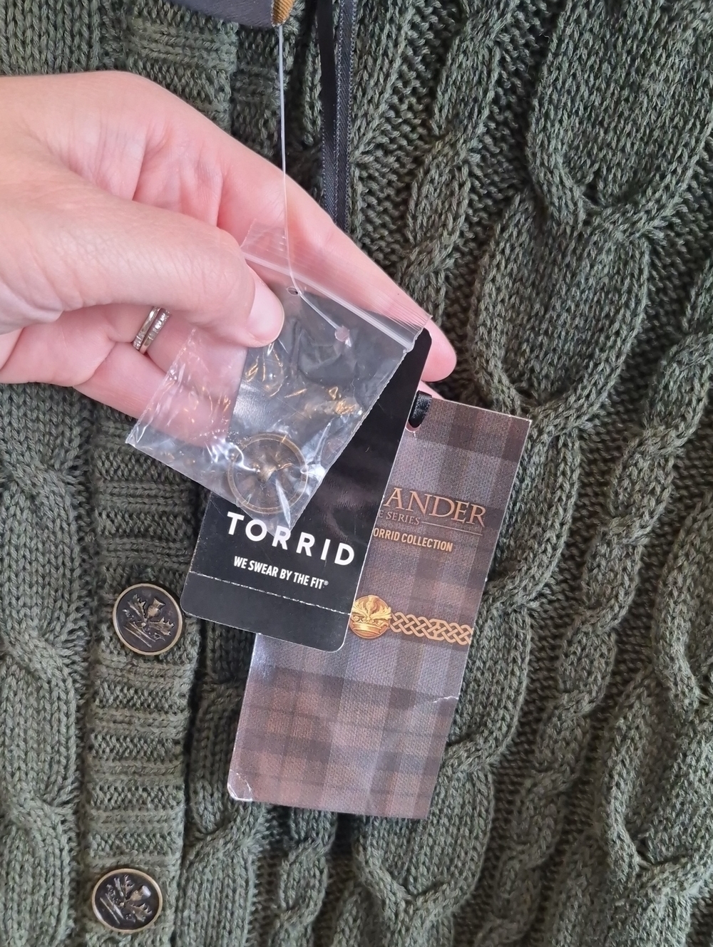 NWT Torrid X Outlander Cable Knit Cape/Poncho Size 0/1 - Picture 8 of 9